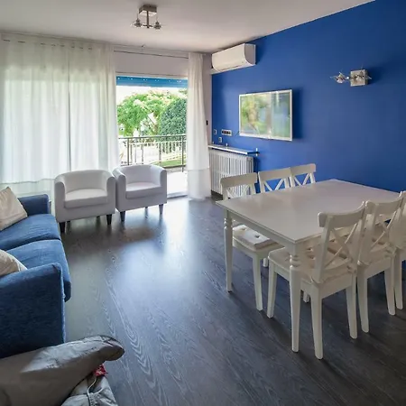 Apartment Sitgesblues, 250 M , Big Terrace